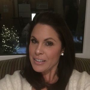 Meet your Posher, Leslie